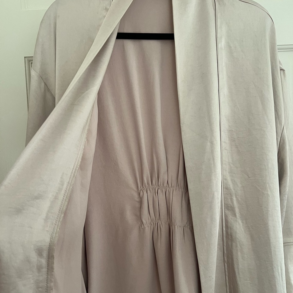 Lulu's Champagne Robe - Picture 7 of 9